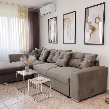 Апартаменты Two Identical Designer 2Bd Flats With Sea View In Balchik By Flat Mаnager Экстерьер фото